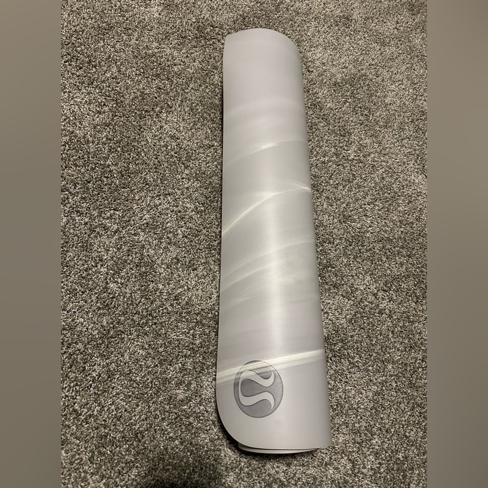 Lululemon yoga mat
